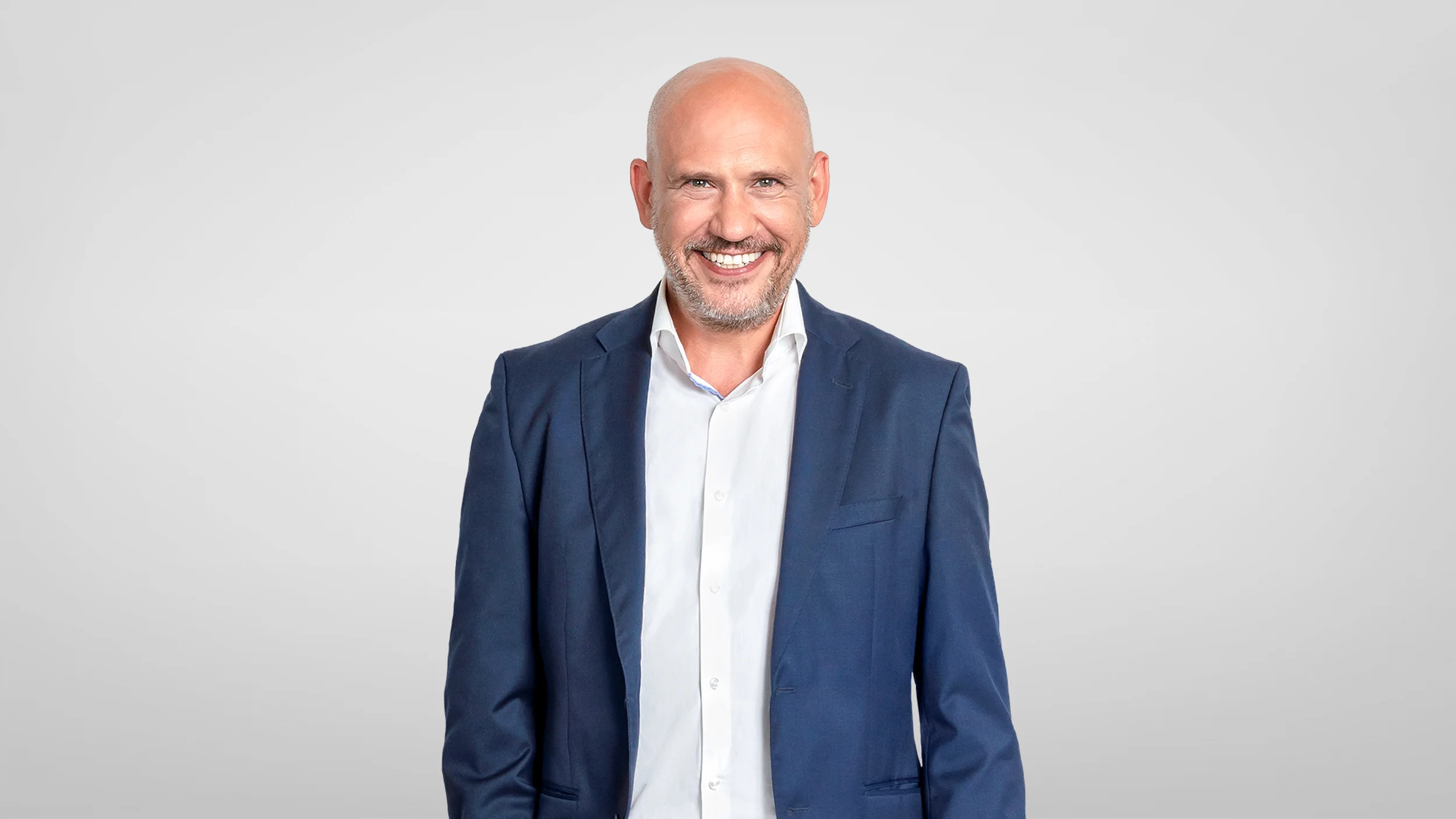  Claude Naville