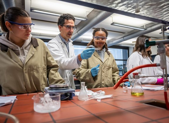 Wissenschaftsunterricht mit praktischer Demonstration